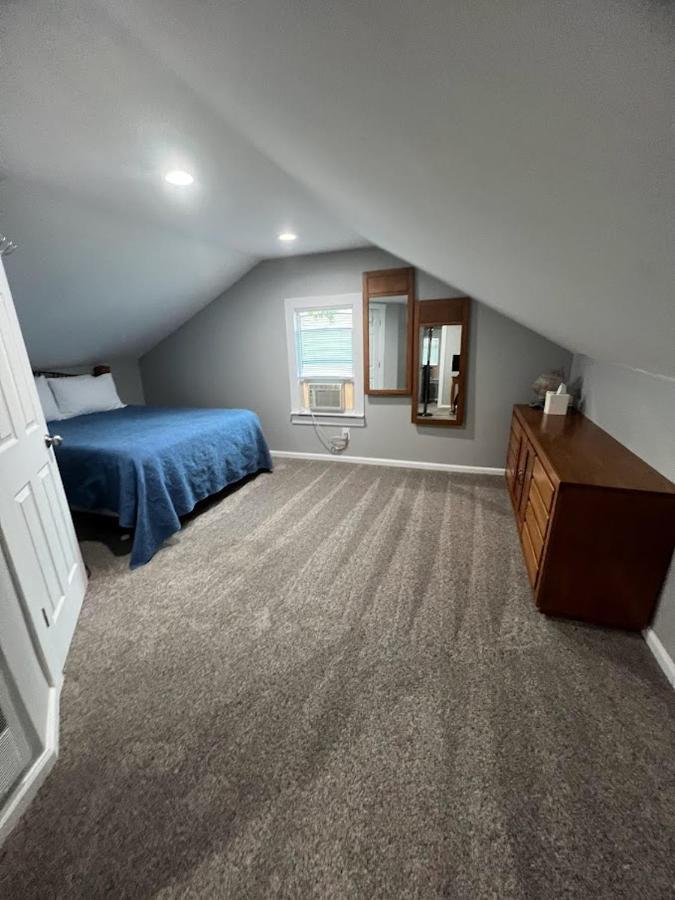 נובי Charming And Happy Walled Lake Mi Cottage מראה חיצוני תמונה