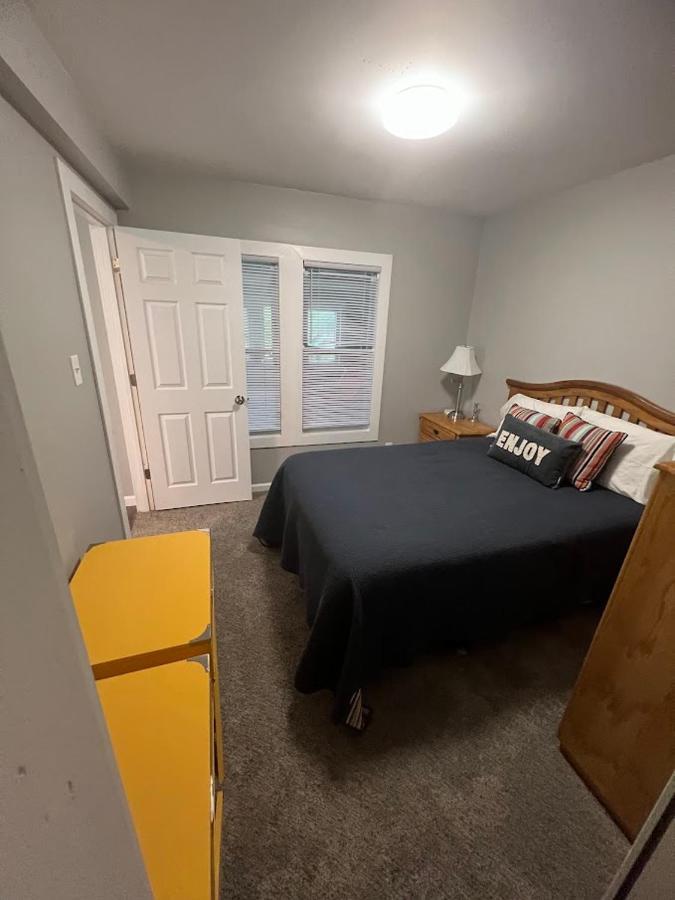 נובי Charming And Happy Walled Lake Mi Cottage מראה חיצוני תמונה